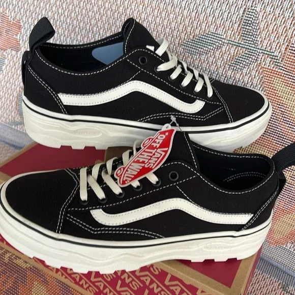 Vans Men’s Sentry Old Skool (Canvas) Black/MarshmallowVN0A5KR3VQESneakers